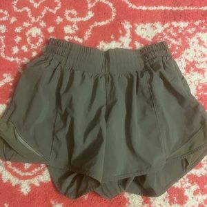 Lululemon hotty hot shorts 4”